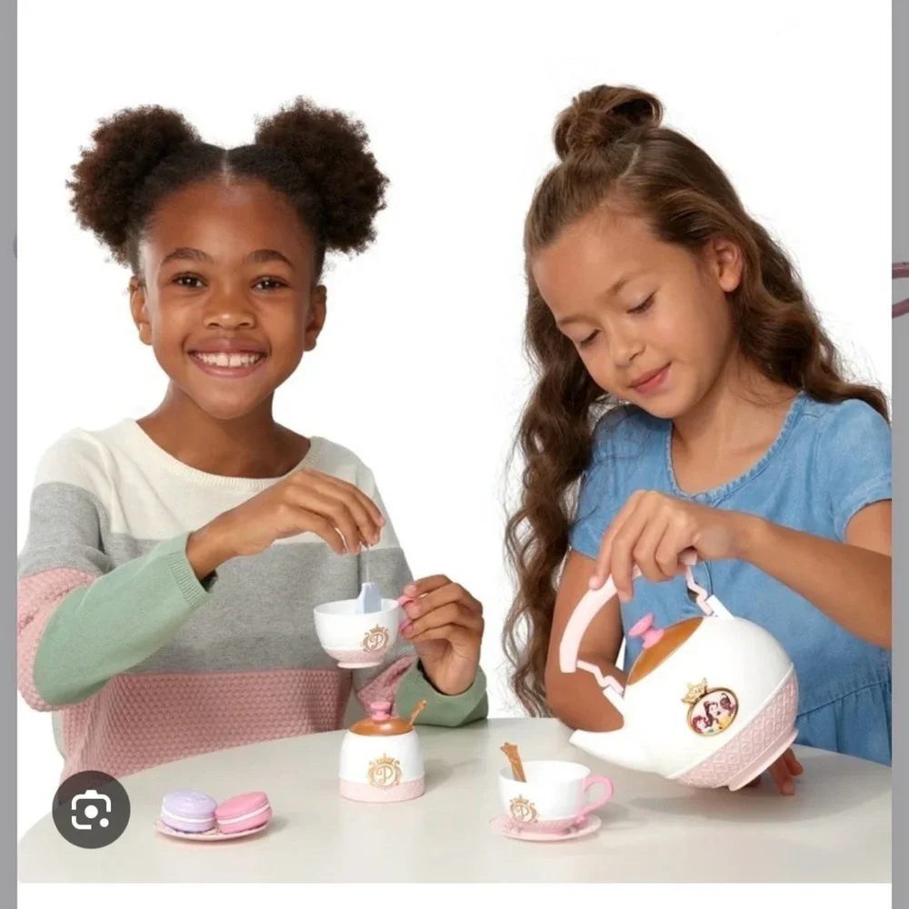 Disney Princess Style Collection Sweet Stylin' 12 piece Tea Set